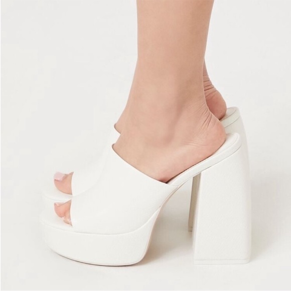 NWT Forever 21 Faux Snakeskin Platform Block Heels - Picture 2 of 9